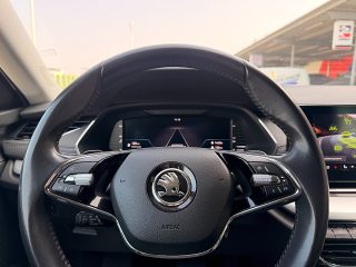 Skoda Octavia Combi 2,0 TDI Style DSG/AHK/ACC/SHA/TWA/RFK/SHZ/AMBIENTE/ZAHNRIEMEN + GR. SERVICE NEU