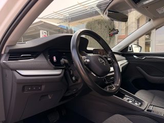 Skoda Octavia Combi 2,0 TDI Style DSG/AHK/ACC/SHA/TWA/RFK/SHZ/AMBIENTE/ZAHNRIEMEN + GR. SERVICE NEU