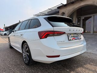 Skoda Octavia Combi 2,0 TDI 4x4 Style DSG/AHK/RFK/VIRTUAL-C./ACC/SHA/TWA/SHZ/MATRIX-LED/NAVI