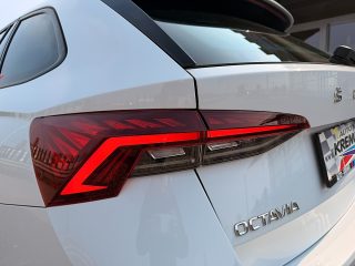 Skoda Octavia Combi 2,0 TDI 4x4 Style DSG/AHK/RFK/VIRTUAL-C./ACC/SHA/TWA/SHZ/MATRIX-LED/NAVI