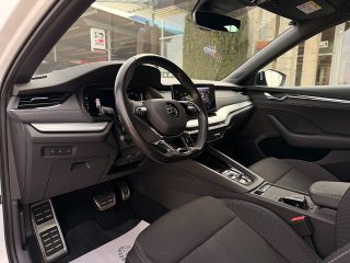 Skoda Octavia Combi 2,0 TDI 4x4 Style DSG/AHK/RFK/VIRTUAL-C./ACC/SHA/TWA/SHZ/MATRIX-LED/NAVI