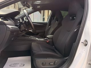 Skoda Octavia Combi 2,0 TDI 4x4 Style DSG/AHK/RFK/VIRTUAL-C./ACC/SHA/TWA/SHZ/MATRIX-LED/NAVI