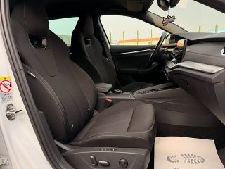 Skoda Octavia Combi 2,0 TDI 4x4 Style DSG/AHK/RFK/VIRTUAL-C./ACC/SHA/TWA/SHZ/MATRIX-LED/NAVI