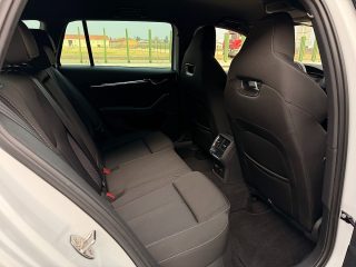 Skoda Octavia Combi 2,0 TDI 4x4 Style DSG/AHK/RFK/VIRTUAL-C./ACC/SHA/TWA/SHZ/MATRIX-LED/NAVI