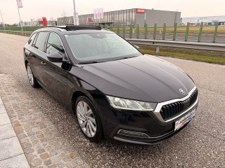 Skoda Octavia Combi 2,0 TDI 4x4 Style DSG/1.BESITZ/VIRTUAL-C./PANO/ACC/RFK/SHA/SHZ/ZAHNRIEMEN + GR. SERVICE NEU!!!
