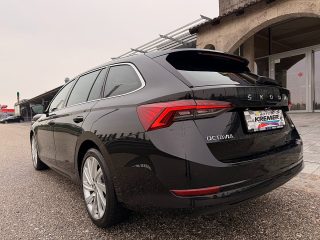 Skoda Octavia Combi 2,0 TDI 4x4 Style DSG/1.BESITZ/VIRTUAL-C./PANO/ACC/RFK/SHA/SHZ/ZAHNRIEMEN + GR. SERVICE NEU!!!