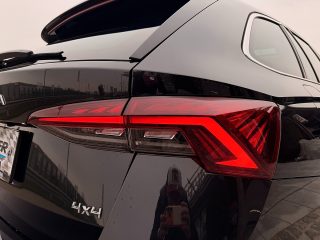 Skoda Octavia Combi 2,0 TDI 4x4 Style DSG/1.BESITZ/VIRTUAL-C./PANO/ACC/RFK/SHA/SHZ/ZAHNRIEMEN + GR. SERVICE NEU!!!