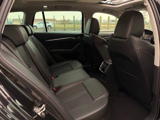 Skoda Octavia Combi 2,0 TDI 4x4 Style DSG/1.BESITZ/VIRTUAL-C./PANO/ACC/RFK/SHA/SHZ/ZAHNRIEMEN + GR. SERVICE NEU!!!