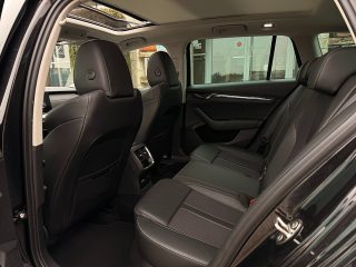 Skoda Octavia Combi 2,0 TDI 4x4 Style DSG/1.BESITZ/VIRTUAL-C./PANO/ACC/RFK/SHA/SHZ/ZAHNRIEMEN + GR. SERVICE NEU!!!