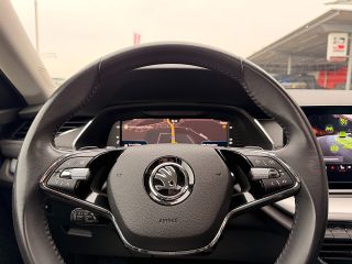 Skoda Octavia Combi 2,0 TDI 4x4 Style DSG/1.BESITZ/VIRTUAL-C./PANO/ACC/RFK/SHA/SHZ/ZAHNRIEMEN + GR. SERVICE NEU!!!