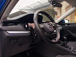Skoda Octavia Combi 2,0 TDI Style/1.BESITZ/RFK/ACC/SHA/SHZ/NAVI/MATRIX-LED/VIRTUAL-C./AMBIENTE