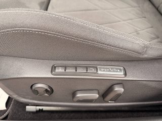 VW Golf Variant 2,0 TDI Life DSG 4MOTION/ZAHNRIEMEN & SERVICE NEU/VIRTUAL-C./SHA/SWA/ACC/TWA/RFK/SHZ/AMBIENTE