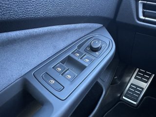 VW Golf Variant 2,0 TDI R-Line DSG/ACC/SHA/SWA/RFK/AMBIENTE/V.COCKPIT/1.BESITZ/MwSt.