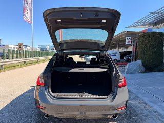 BMW 320d xDrive Sportline Individual Touring Aut./LASER/HUD/GESTIK/ACC/RFK/SHA/SWA/TWA/1.BESITZ