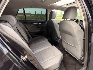 VW Golf 7 Highline 2,0 TDI 4Motion/*R-LOOK*/PANO/ACC/TWA/SHA/LEDER/RFK/LED/SHZ/DYNAUDIO/H&R