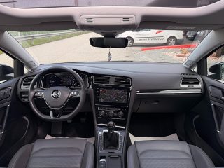 VW Golf 7 Highline 2,0 TDI 4Motion/*R-LOOK*/PANO/ACC/TWA/SHA/LEDER/RFK/LED/SHZ/DYNAUDIO/H&R