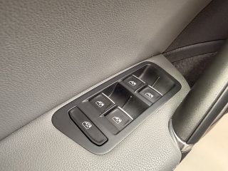 VW Golf 7 Highline 2,0 TDI 4Motion/*R-LOOK*/PANO/ACC/TWA/SHA/LEDER/RFK/LED/SHZ/DYNAUDIO/H&R