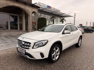 Mercedes-Benz GLA 200 d Austria Edition/LED/SPORTSITZE/RFK/SHZ/TEMPOMAT/NAVI/KEYLESS