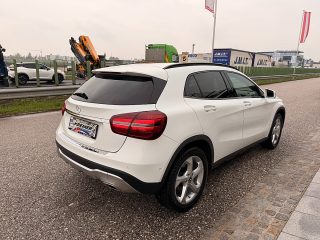 Mercedes-Benz GLA 200 d Austria Edition/LED/SPORTSITZE/RFK/SHZ/TEMPOMAT/NAVI/KEYLESS