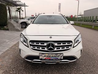 Mercedes-Benz GLA 200 d Austria Edition/LED/SPORTSITZE/RFK/SHZ/TEMPOMAT/NAVI/KEYLESS
