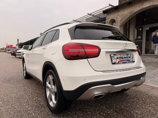 Mercedes-Benz GLA 200 d Austria Edition/LED/SPORTSITZE/RFK/SHZ/TEMPOMAT/NAVI/KEYLESS