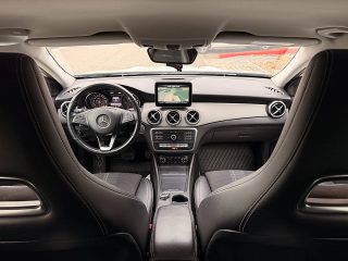 Mercedes-Benz GLA 200 d Austria Edition/LED/SPORTSITZE/RFK/SHZ/TEMPOMAT/NAVI/KEYLESS