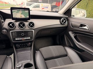 Mercedes-Benz GLA 200 d Austria Edition/LED/SPORTSITZE/RFK/SHZ/TEMPOMAT/NAVI/KEYLESS