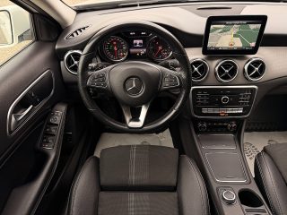 Mercedes-Benz GLA 200 d Austria Edition/LED/SPORTSITZE/RFK/SHZ/TEMPOMAT/NAVI/KEYLESS